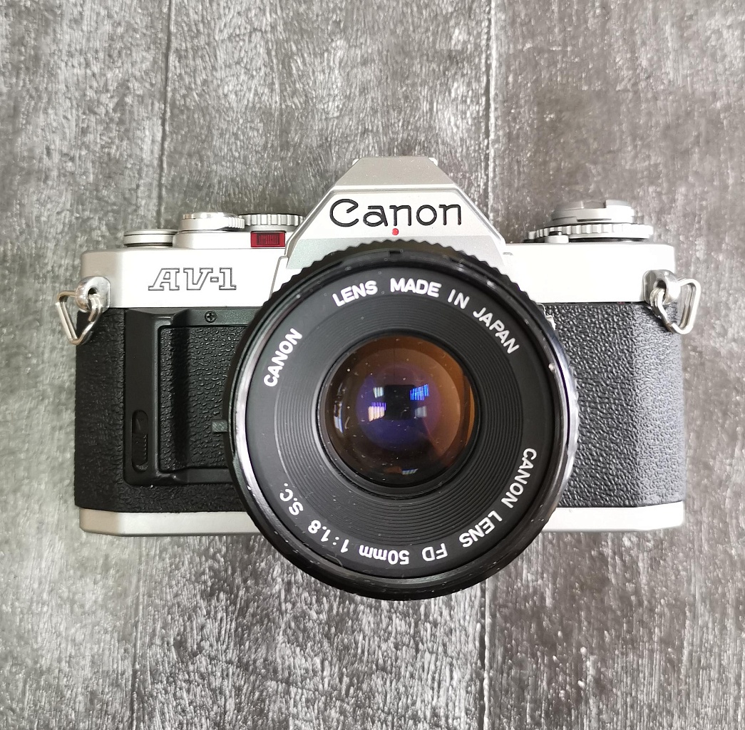 Canon AV-1 + Canon FD 50 mm f/1,8 фото №1