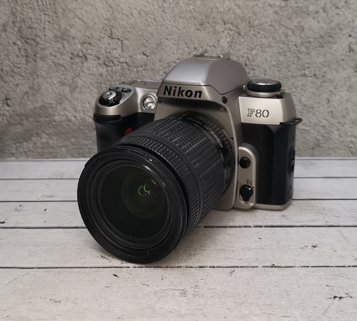 Nikon F80 Silver + nikkor 28-80 mm 3.5-5.6 D фото №1