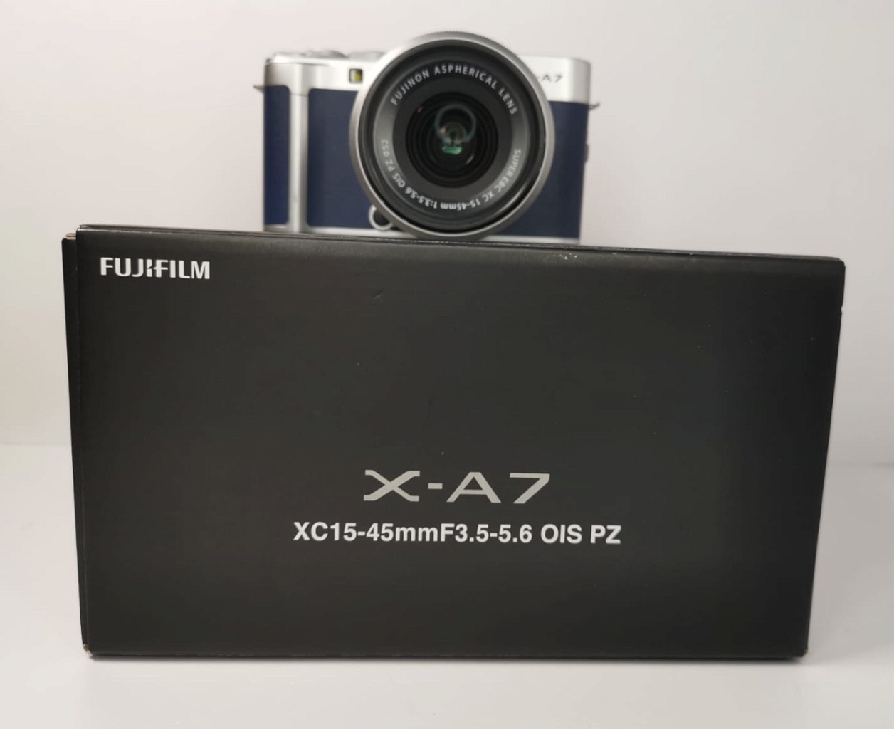 Fujifilm x-a7 + fujinon xc 15-45 3.5-5.6 фото №1